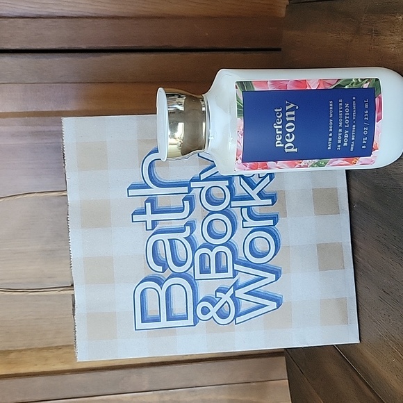 Bath & Body Works NWT PERFECT PEONY Body Lotion - Picture 2 of 4